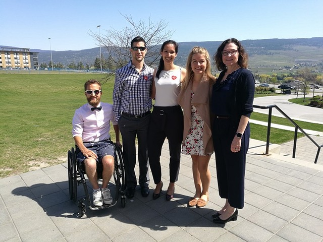 Dr. Martin Ginis and members of her lab, last spring